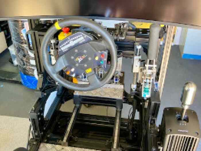 Simulateur de pilotage JCL V4 Ultimate très peu servi 1