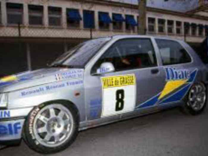 Je recherche une Renault Clio Groupe A/Kit Car ex Usine