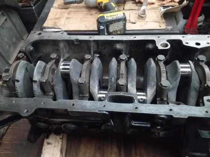 MOTEUR BMW E 30 325I ou IX GRA NEUF 2