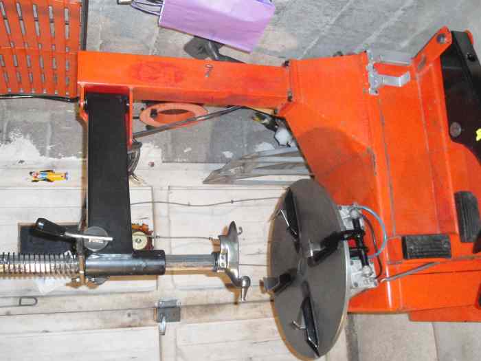 MACHINE MONTE et DEMONTE PNEUS 3