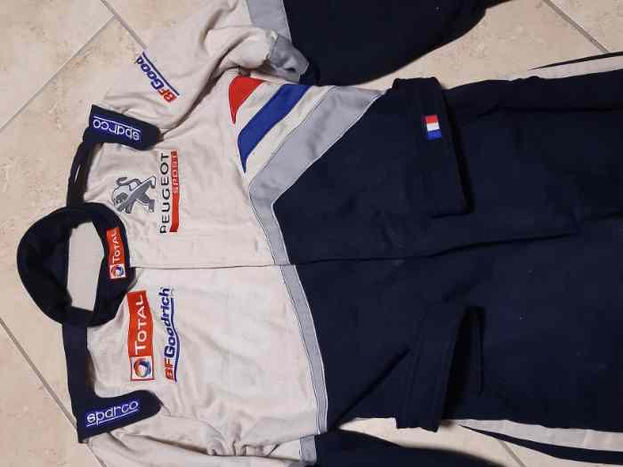 Combinaison PEUGEOT SPORT homologuée pour compétition automobile FFSA/FIA 4