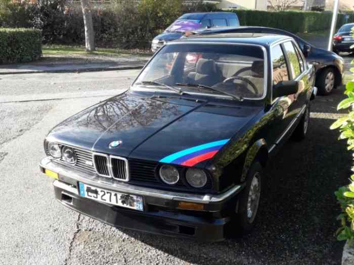 CHERCHE CAISSE BMW E 30 COUPER