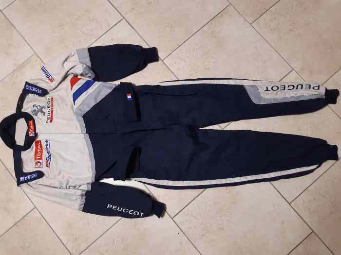 Combinaison PEUGEOT SPORT homologuée pour compétition automobile FFSA/FIA 1