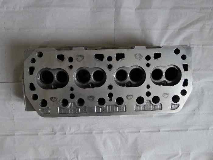 A vendre pour Simca 1000, culasse nue. 0