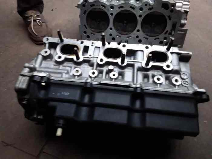 2 culasses NISSAN V6 VQ35 ou VQ40 0