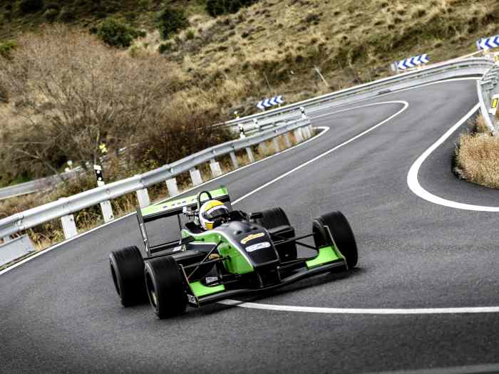 Lola F3 Cosworth 280 hp 2