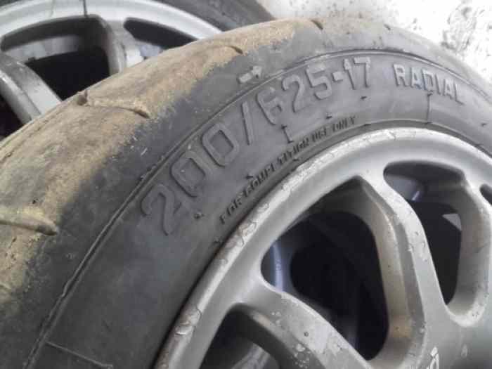 pneus pirelli 200/625/17 RE7 1