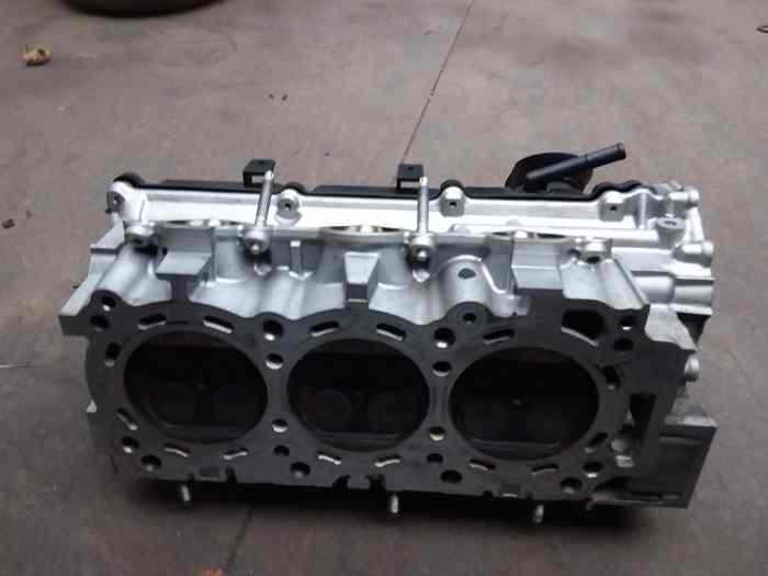 2 culasses NISSAN V6 VQ35 ou VQ40 3