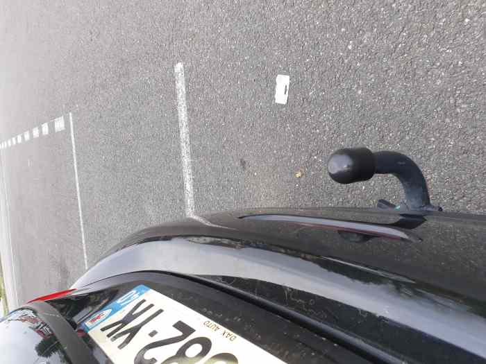 Accessoire auto.Attelage Peugeot 208 1