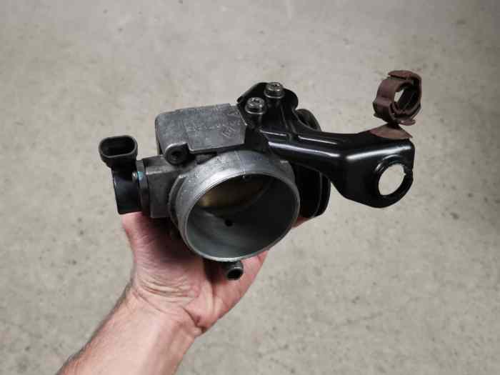 Papillon mécanique Clio 2 rs 0