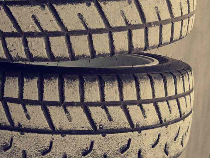 Pneus kumho tm02 tw02. Presque neuf urgent 4
