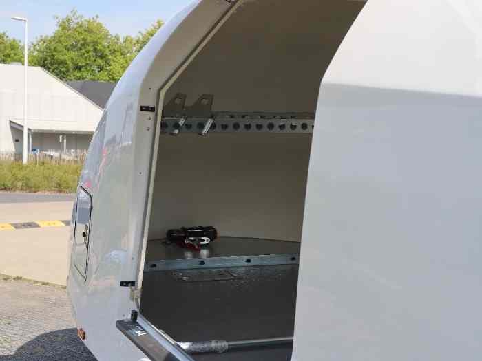 Nouvelle model remorque porte-voiture fermée AST2/Mema racetrailers 2