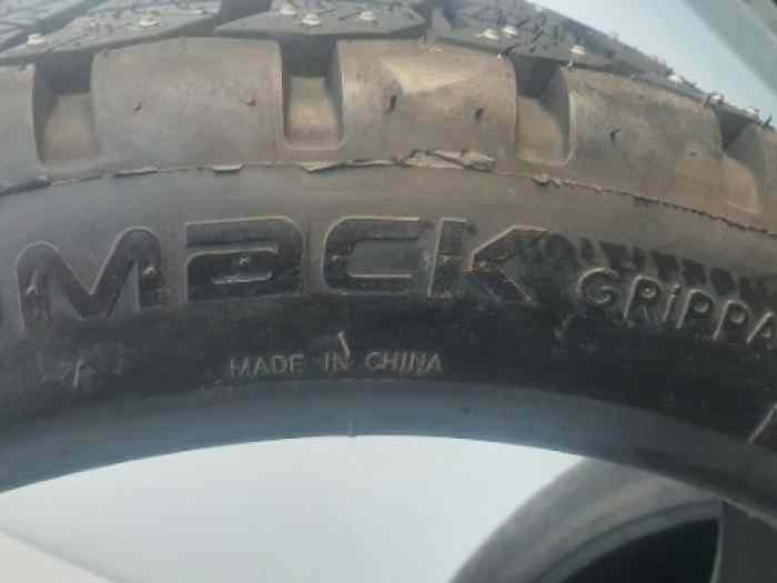 4 pneus cloutés neige glace DMack grippa ice clouté 225/40/18 1