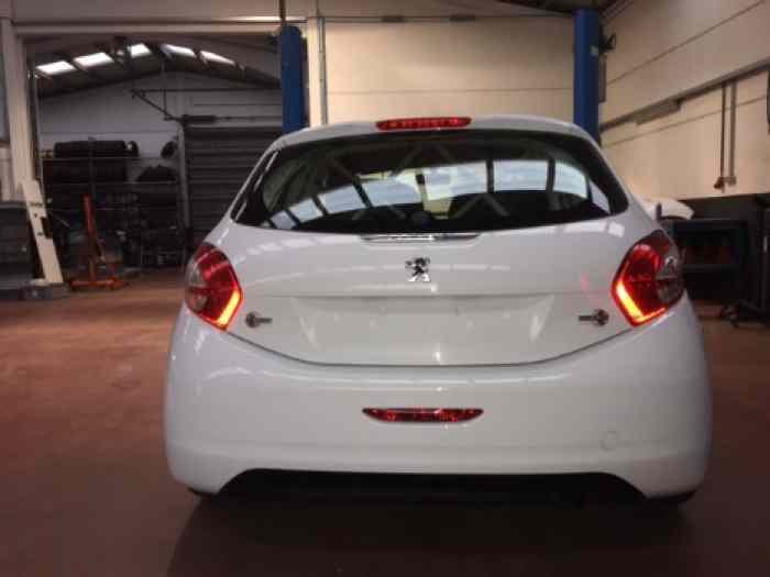 PEUGEOT 208 R2 FULL EVO ET FULL OPTIONS AVEC GROS LOT DE BORD !!!! + BOITE DE RESERVE + KIT TERRE COMPLET 4