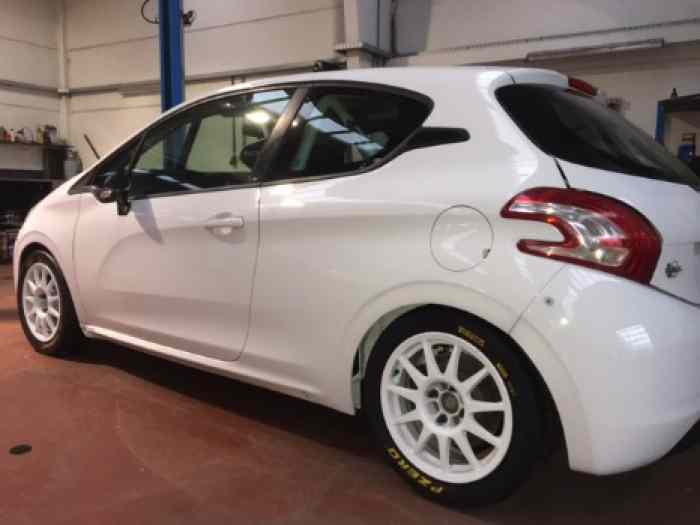 PEUGEOT 208 R2 FULL EVO ET FULL OPTIONS AVEC GROS LOT DE BORD !!!! + BOITE DE RESERVE + KIT TERRE COMPLET 1