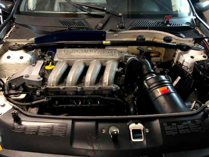 Renault Clio Cup Racecar 4