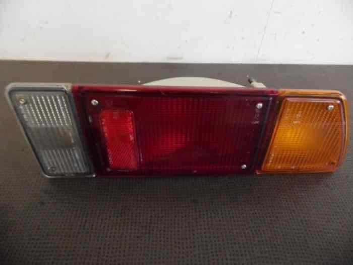 FEU ARRIERE DROIT FIAT X1/9 1