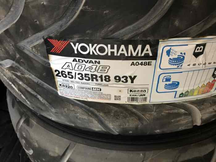 PNEU YOKOHAMA A048 1