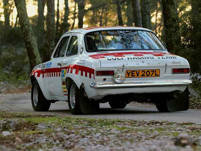 La Vraie FORD ESCORT qui a gagnée les 1000 lacs avec TIMO MAKINEN ...