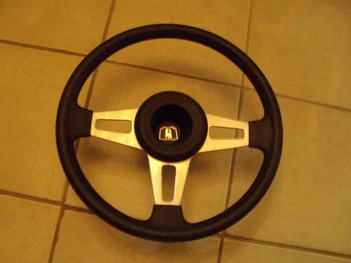 VOLANT GOLF 1 GTI 0
