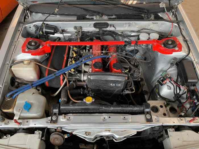 2x Toyota Corolla AE86 Rally cars 5