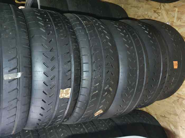 PNEUS MICHELIN R32 ET P01 18 3