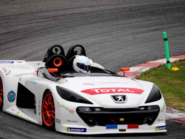 Peugeot 207 SPIDER THP CUP avec son lot de bord 0