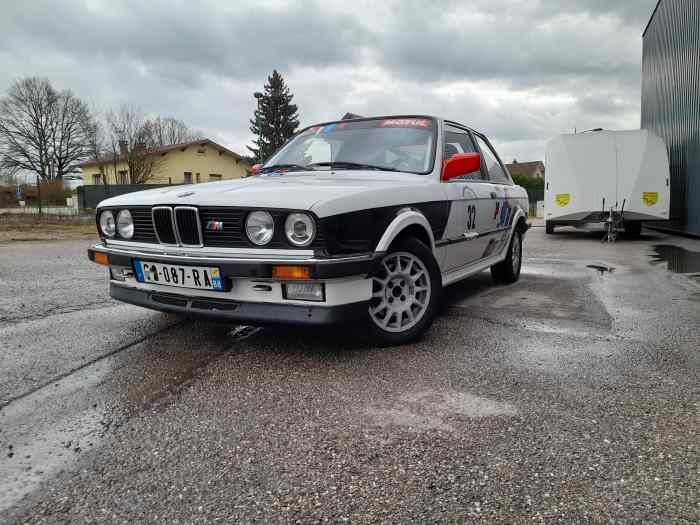 BMW 325 IX E30 avec nouveau PTH FFSA Rallye J2