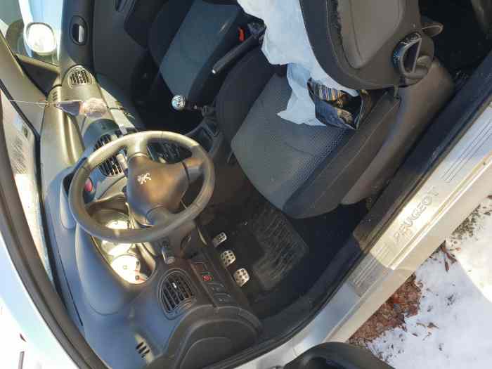206 cc 2l16s pour pièce 1