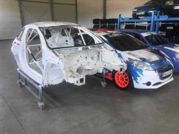 208 R2 only Chassis with damage 0