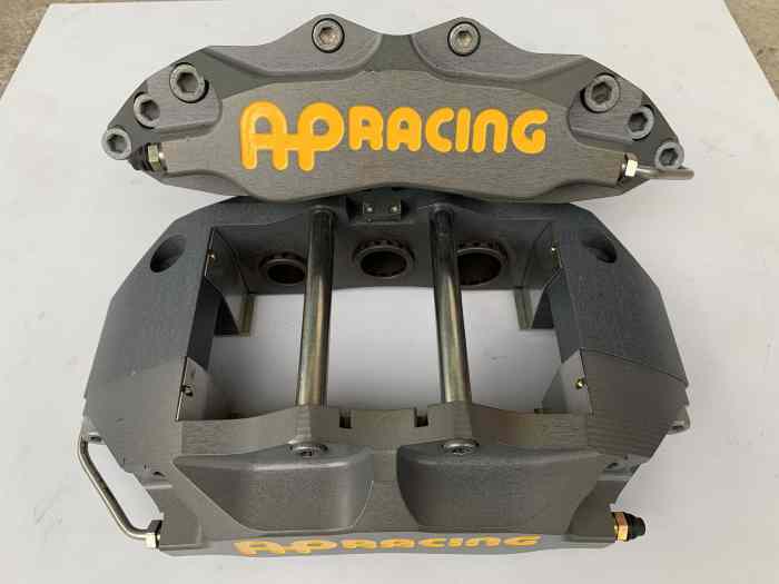 2 ÉTRIERS AP RACING 6 PISTONS NEUFS