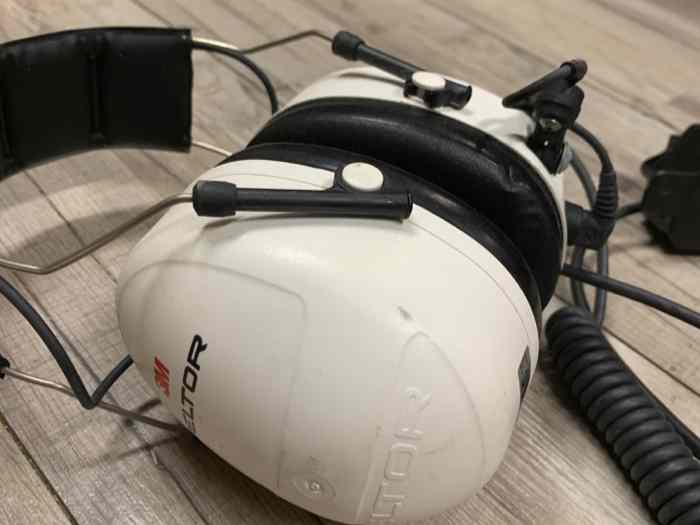 Inercom Peltor FMT111 + 2 casques PELTOR IDEAL VHC 2