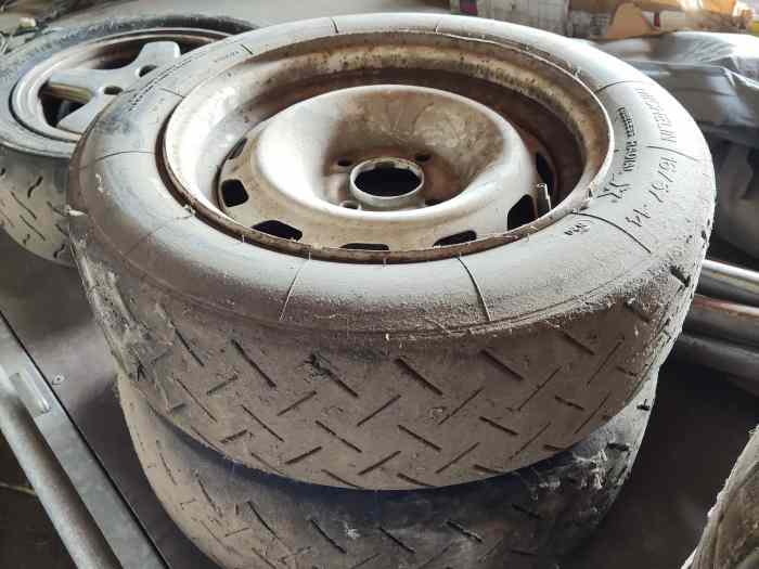 Roues complètes 106 / saxo avec pneus slick AVON TA00 et tendres 2