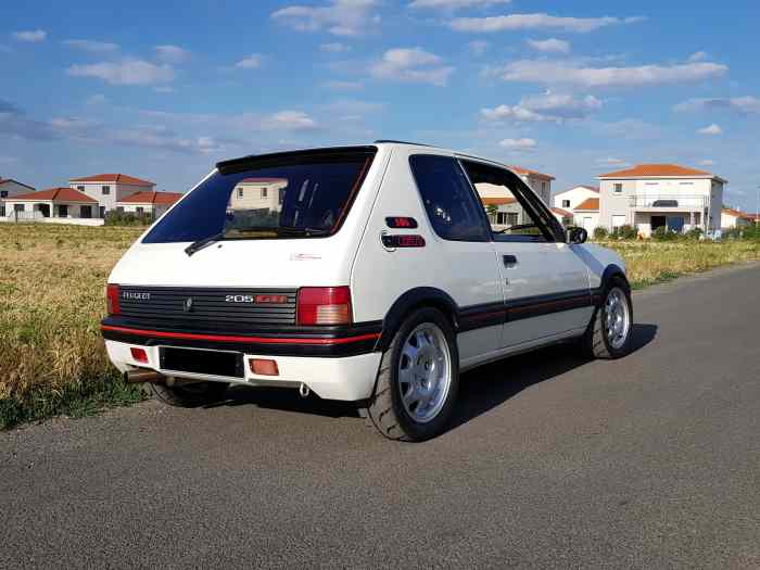 205 GTI T16 Trackday 300 ch 1