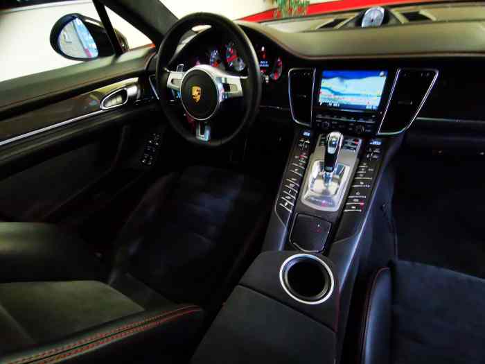 PORSCHE PANAMERA GTS FULL OPTIONS 5