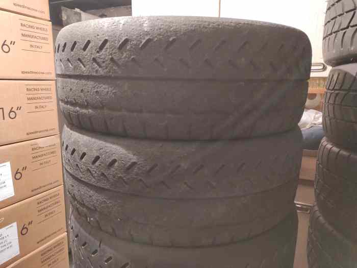 2 pneus Michelin R31 16 0