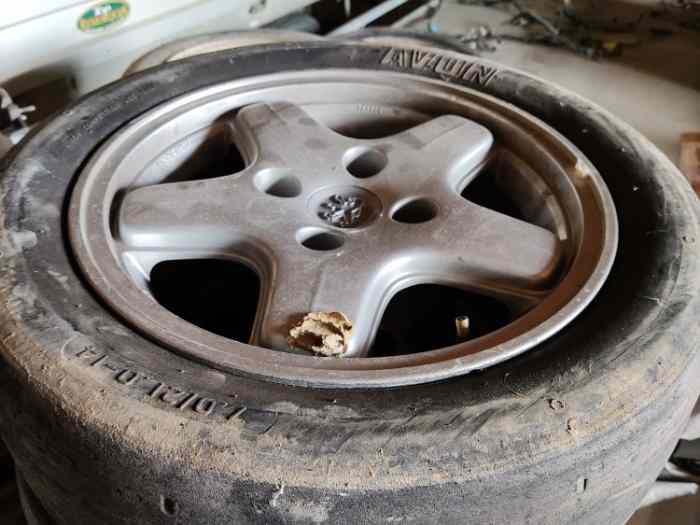 Roues complètes 106 / saxo avec pneus slick AVON TA00 et tendres 1