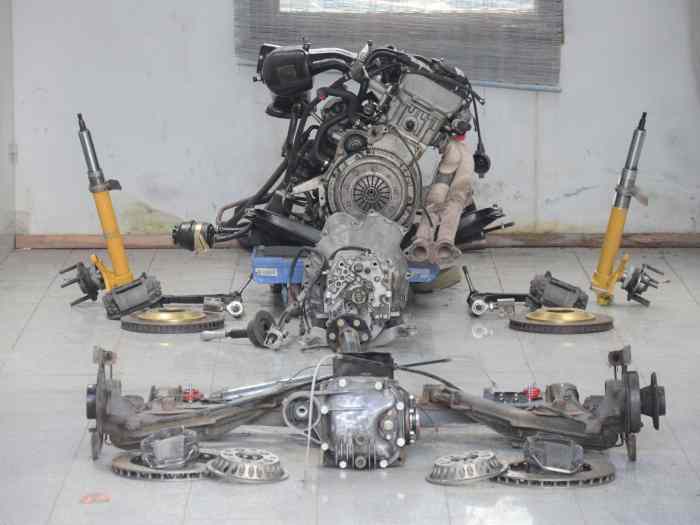 BMW M3E30 moteur boite suspension freins pont 0