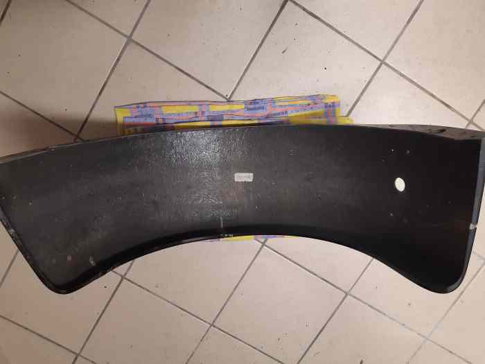 Une paire d ailes arrieres CATERHAM SUPER SEVEN 2019 1