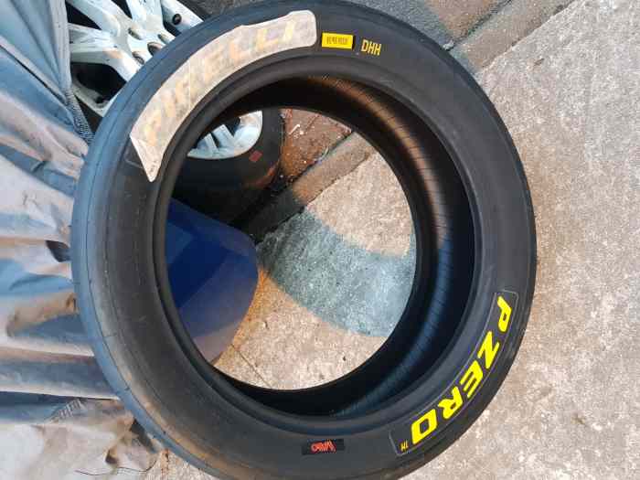 Pneus slick pirelli / ivalto /225/625/17 neuf 0