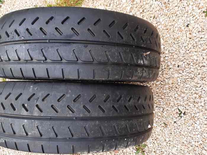 2 pneus Michelin R21 de 14 pouces 0