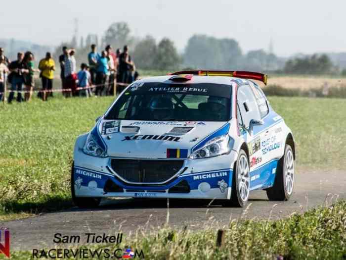 Peugeot 208 T16 R5 EVO + beaucoup des pièces 3