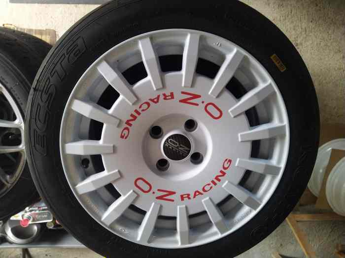 Jantes OZ Racing 4 X 108 avec pneus