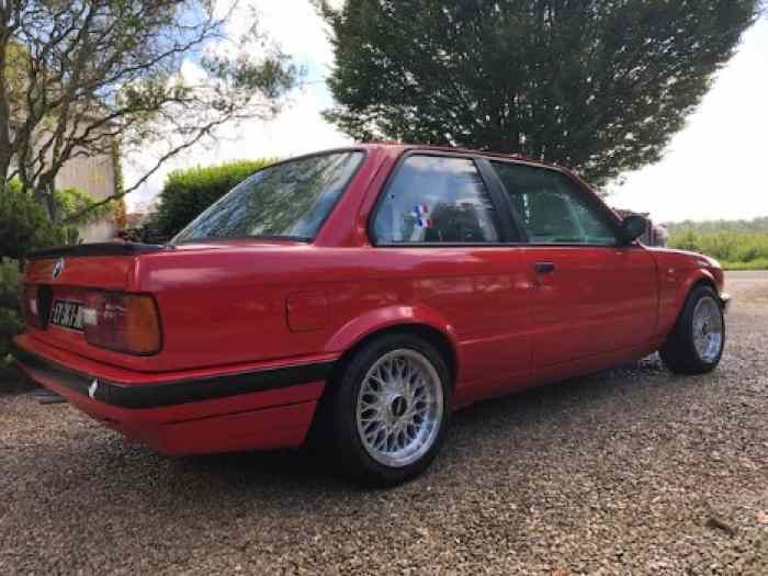 BMW E30 320I avec moteur neuf 325i 4