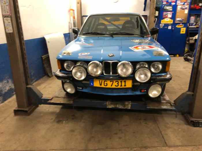 BMW E21 323i avec moteur M20B25 182 CV 4
