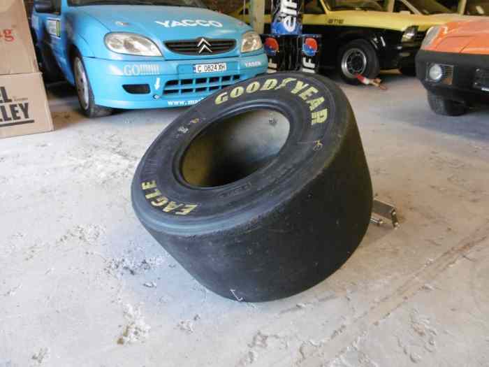 Pneu Goodyear Eagle F1 original monté sur la Renault B195 de