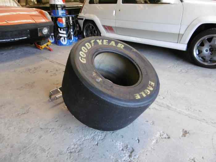 Pneu Goodyear Eagle F1 original monté sur la Renault B195 de
