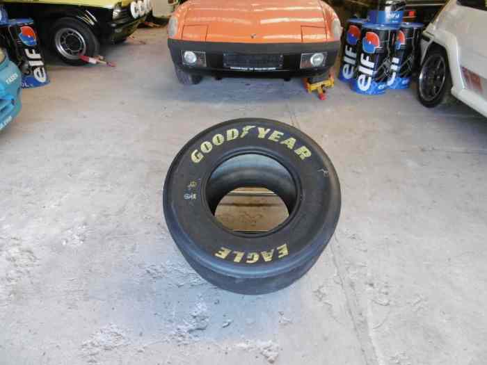 Pneu Goodyear Eagle F1 original monté sur la Renault B195 de