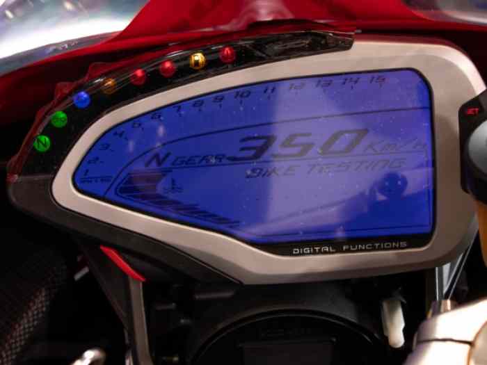 MV AGUSTA 1000 F6 5