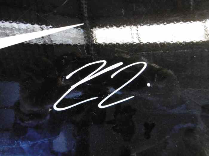 Pièce de capot moteur en fibre de carbone de la Lotus Renault F1 E21 de Kimi Raikkonen de 2013 originale avec autographe 3